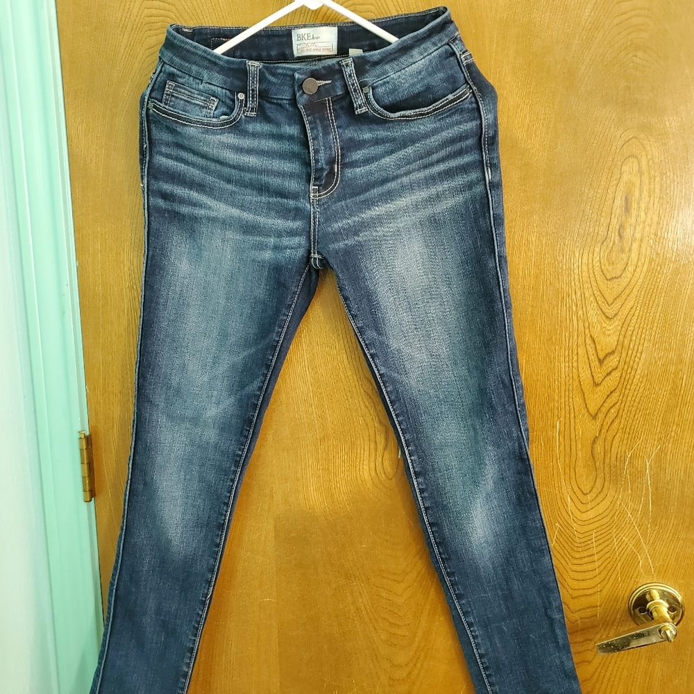 Like new Buckle brand skinny jeans size 27R